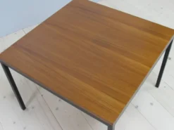 Table d'appoint en teck - Läsko Studioform International