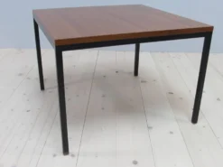 Table d'appoint en teck - Läsko Studioform International