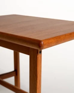 Table d'appoint en teck produite par Alberts, 1967