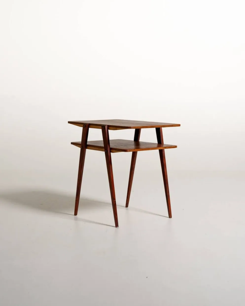 Table d'appoint en teck suédois et acajou, années 1950