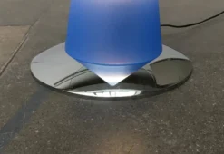 Table d'appoint et lampe sur pied Birillo postmoderne par Parisotto pour Fontana Arte, années 1980