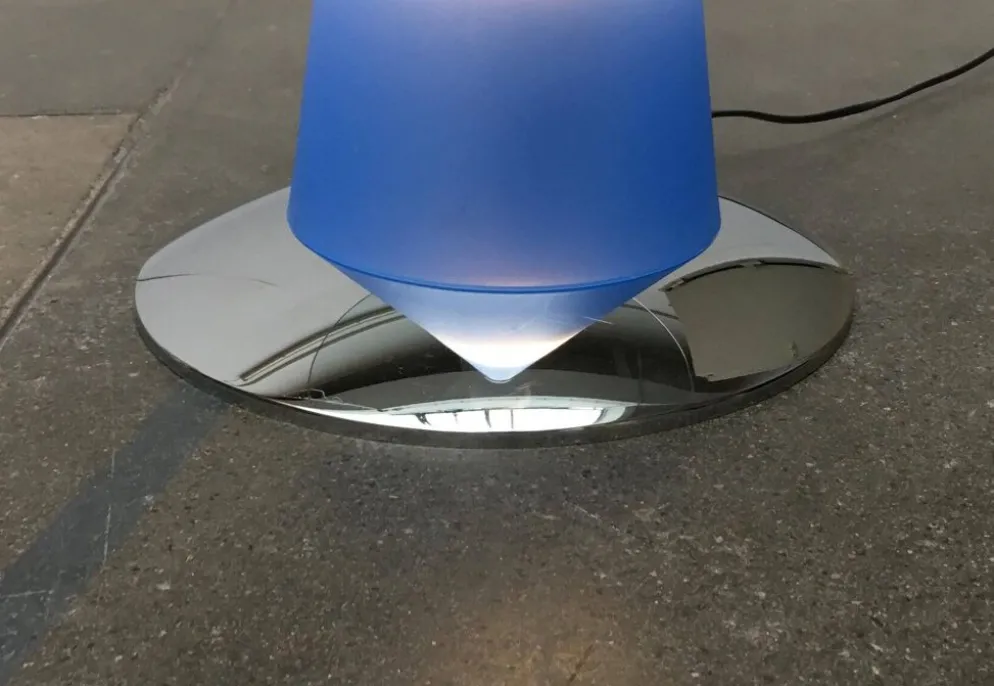 Table d'appoint et lampe sur pied Birillo postmoderne par Parisotto pour Fontana Arte, années 1980