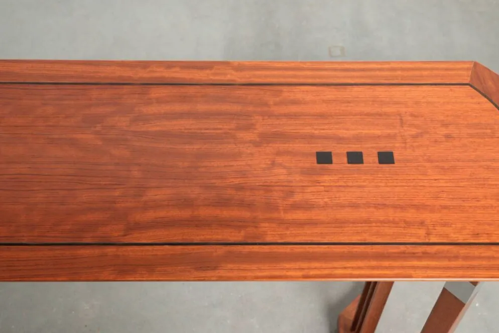 Table d'appoint long au design Art Déco