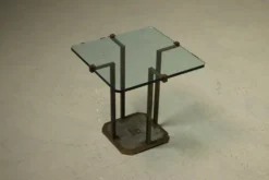 Table d'appoint modèle T18 par Peter Ghyczy années 1970