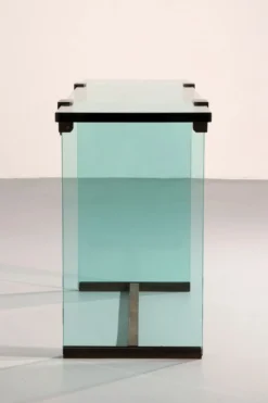 Table d'appoint Modèle T30 par Peter Ghyczy - design des années 1970
