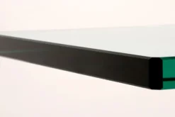 Table d'appoint Modèle T30 par Peter Ghyczy - design des années 1970