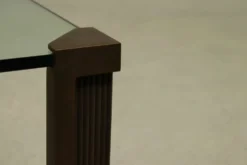 Table d'appoint modèle T14 par Peter Ghyczy années 1970