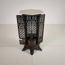 Table d'appoint orientale en fonte avec plateau en marbre, fin du 19e siècle