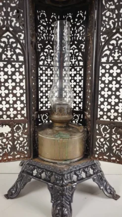 Table d'appoint orientale en fonte avec plateau en marbre, fin du 19e siècle