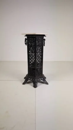 Table d'appoint orientale en fonte avec plateau en marbre, fin du 19e siècle