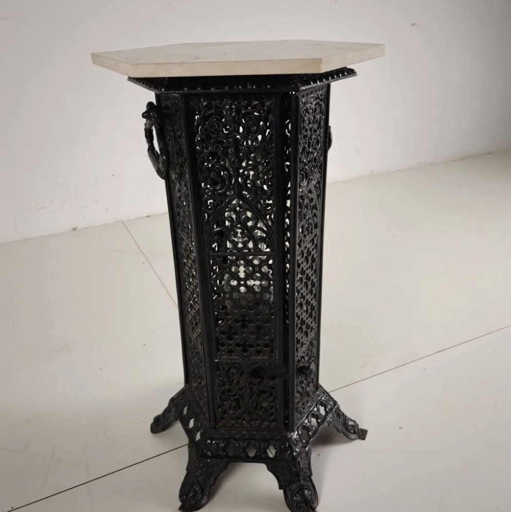 Table d'appoint orientale en fonte avec plateau en marbre, fin du 19e siècle