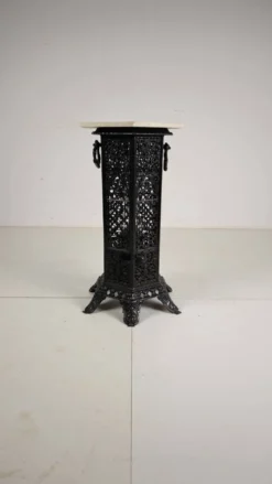 Table d'appoint orientale en fonte avec plateau en marbre, fin du 19e siècle