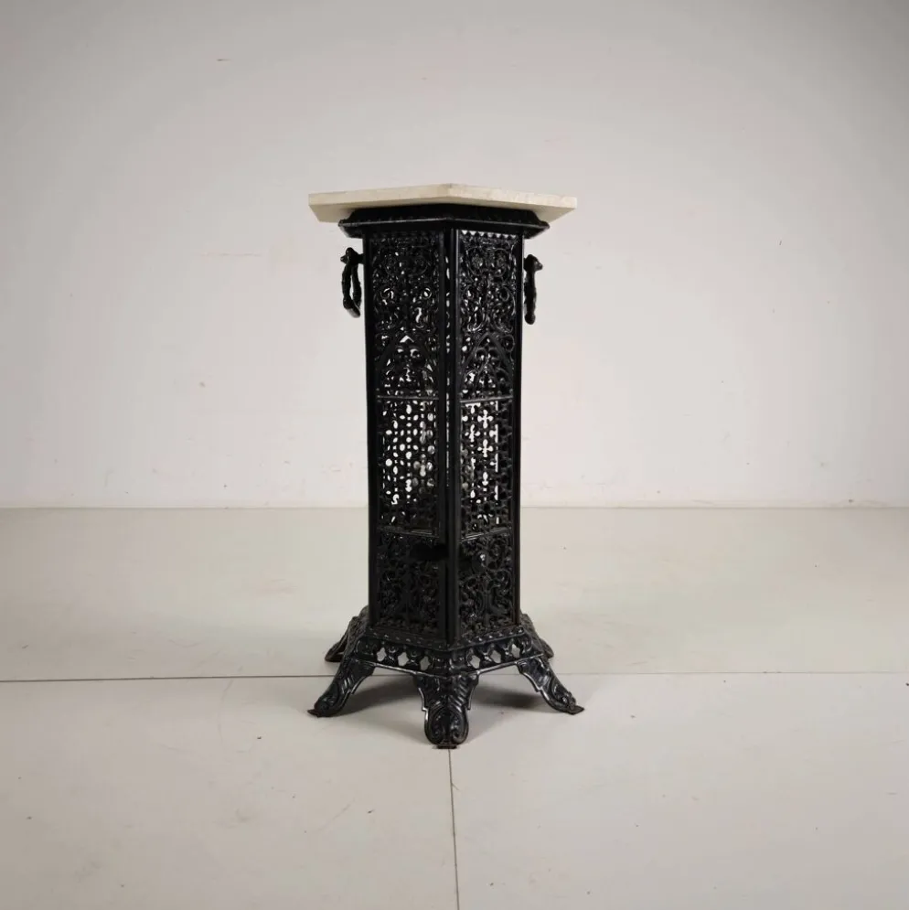 Table d'appoint orientale en fonte avec plateau en marbre, fin du 19e siècle