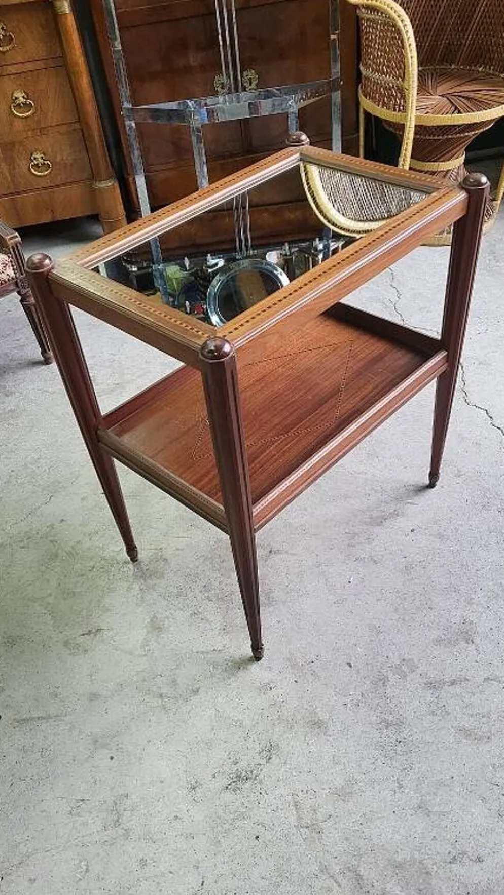 Table d'appoint ou desserte a miroir art deco en marqueterie