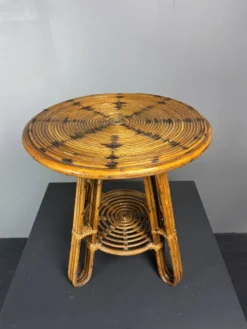 Table d'appoint ou table d'usage occasionnel en rotin à crayon italien du milieu du siècle, vers les années 1950.