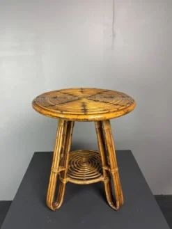 Table d'appoint ou table d'usage occasionnel en rotin à crayon italien du milieu du siècle, vers les années 1950.