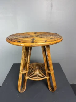 Table d'appoint ou table d'usage occasionnel en rotin à crayon italien du milieu du siècle, vers les années 1950.