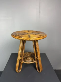 Table d'appoint ou table d'usage occasionnel en rotin à crayon italien du milieu du siècle, vers les années 1950.