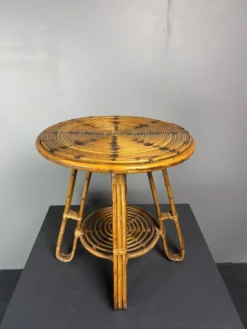 Table d'appoint ou table d'usage occasionnel en rotin à crayon italien du milieu du siècle, vers les années 1950.