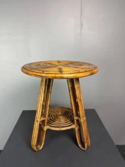 Table d'appoint ou table d'usage occasionnel en rotin à crayon italien du milieu du siècle, vers les années 1950.