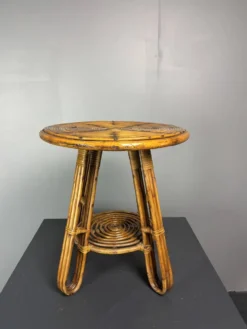 Table d'appoint ou table d'usage occasionnel en rotin à crayon italien du milieu du siècle, vers les années 1950.