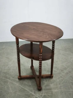 Table d'appoint ovale en hêtre Art Déco tchèque des années 1920 avec étagère inférieure