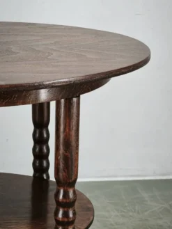 Table d'appoint ovale en hêtre Art Déco tchèque des années 1920 avec étagère inférieure