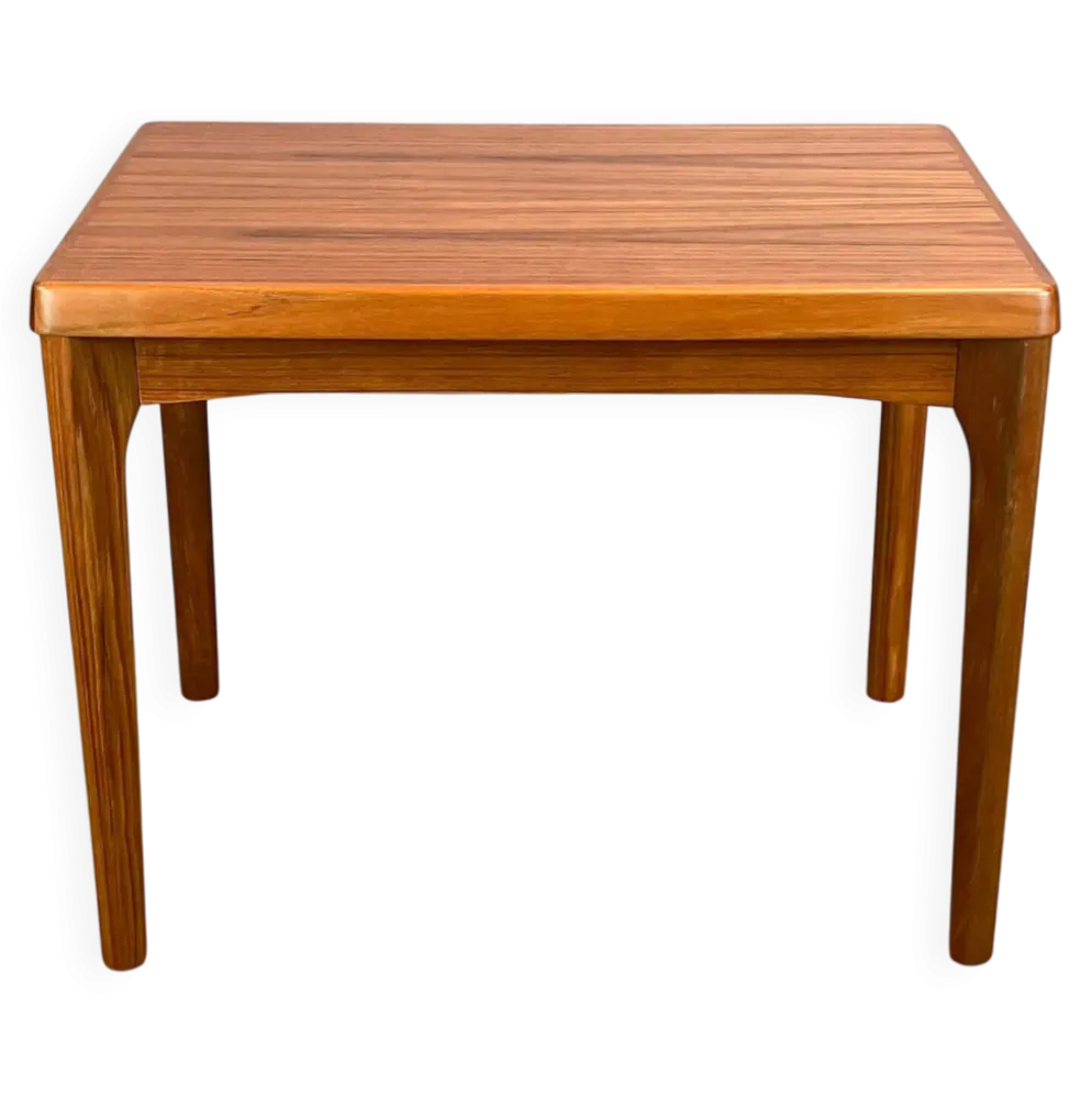 Table d'appoint par Henning Kjaernulf pour Vejle Stole- & Møbelfabrik, teck, années 1960.