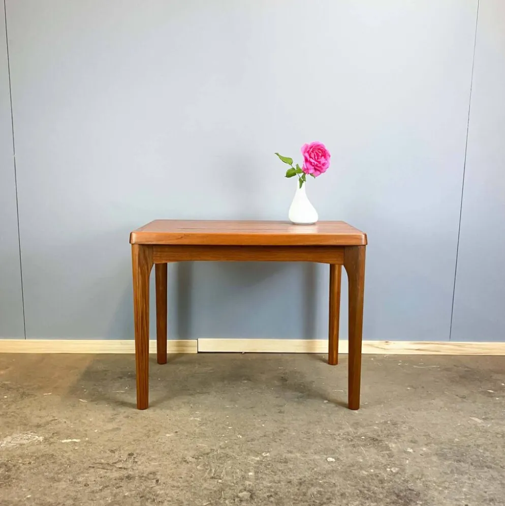 Table d'appoint par Henning Kjaernulf pour Vejle Stole- & Møbelfabrik, teck, années 1960.