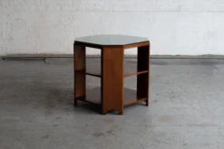 Table d'appoint par Henry Stone