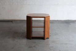 Table d'appoint par Henry Stone