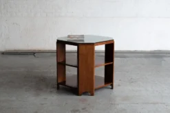 Table d'appoint par Henry Stone