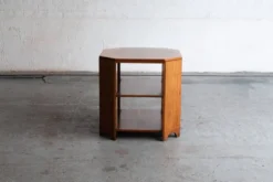 Table d'appoint par Henry Stone