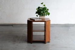 Table d'appoint par Henry Stone