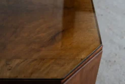 Table d'appoint par Henry Stone
