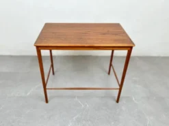 Table d'appoint par Kaj Winding pour P. Jeppesen