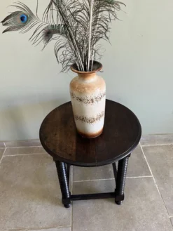 Table d’appoint pieds style vis de pressoir