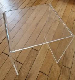 Table d’appoint plexiglas vintage 1970-1980