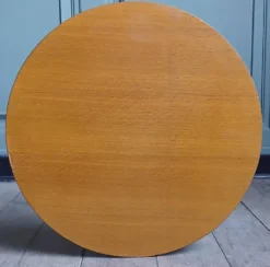 Table d'appoint porte revue chêne blond 1960