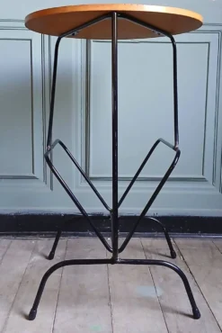 Table d'appoint porte revue chêne blond 1960