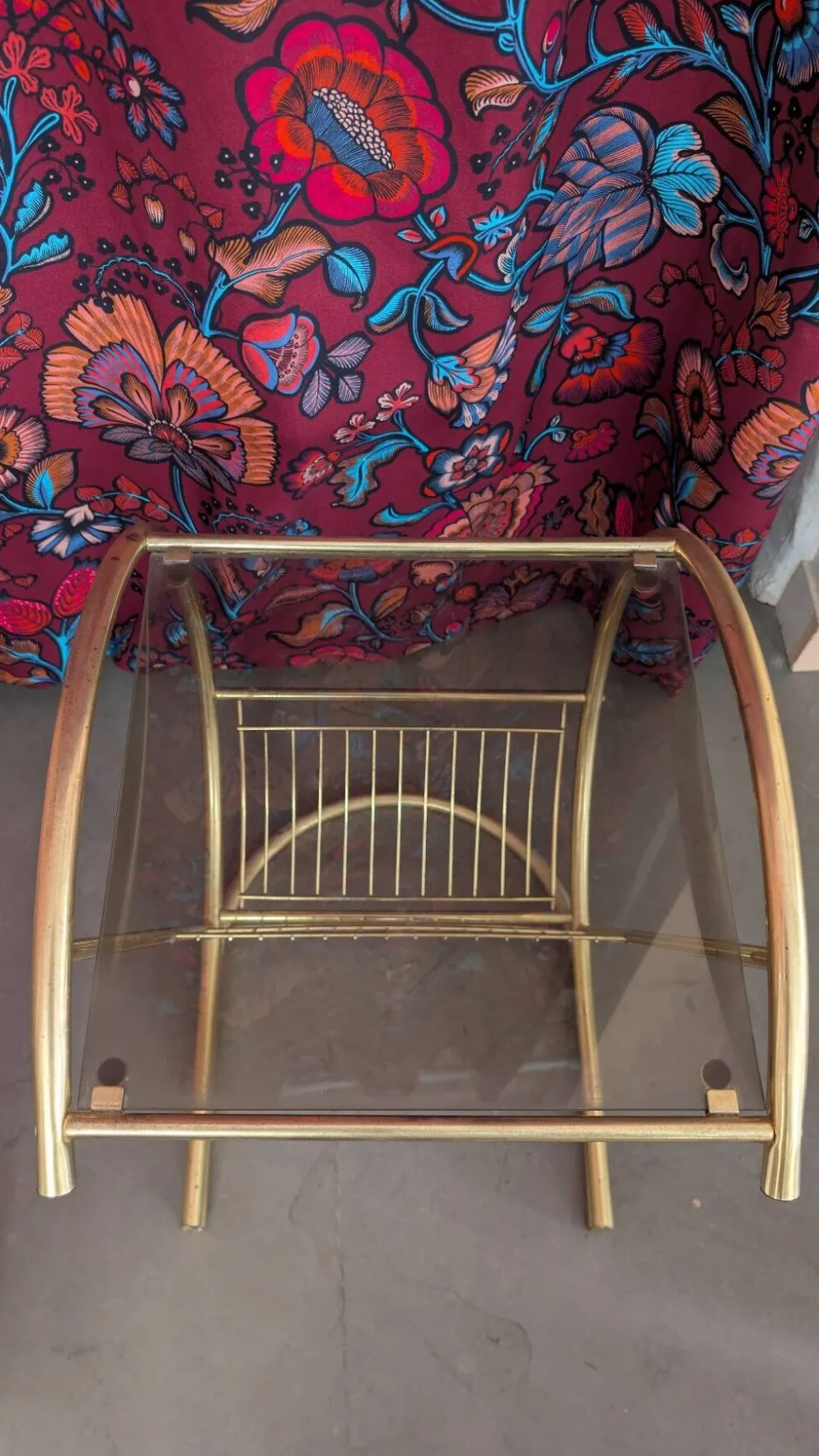 Table d'appoint range revues
