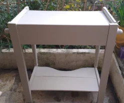 Table d'appoint repeint en bois massif avec plateau inférieur 1900