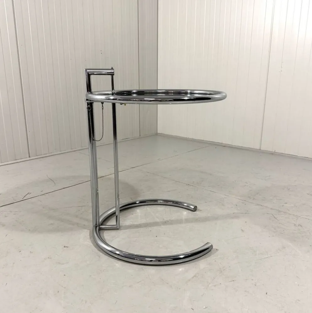 Table d'appoint réglable E1027 Eileen Gray Vereinigte Werkstätten