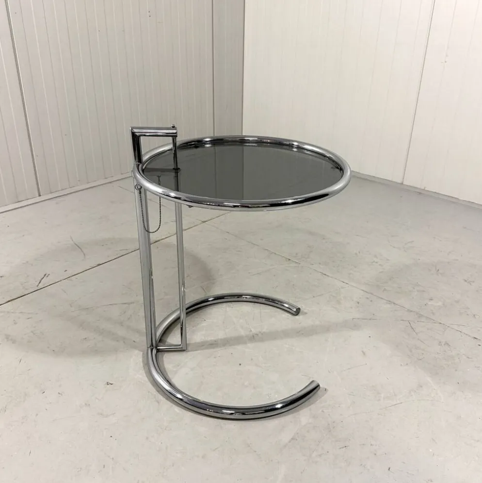 Table d'appoint réglable E1027 Eileen Gray Vereinigte Werkstätten