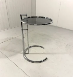 Table d'appoint réglable E1027 Eileen Gray Vereinigte Werkstätten