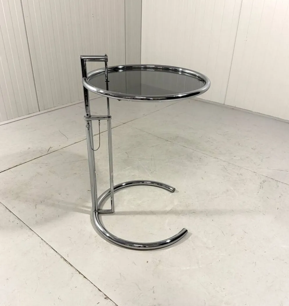 Table d'appoint réglable E1027 Eileen Gray Vereinigte Werkstätten