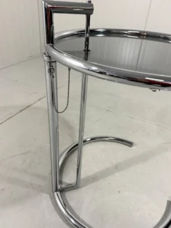 Table d'appoint réglable E1027 Eileen Gray Vereinigte Werkstätten