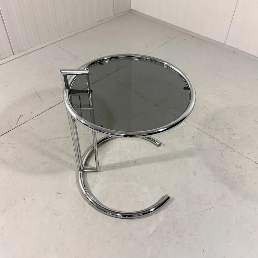 Table d'appoint réglable E1027 Eileen Gray Vereinigte Werkstätten