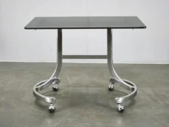 Table d'appoint roulant en chrome et verre fumé de l'ère spatiale italienne des années 1970