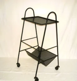 Table d' appoint à roulettes et porte-livres des années 50